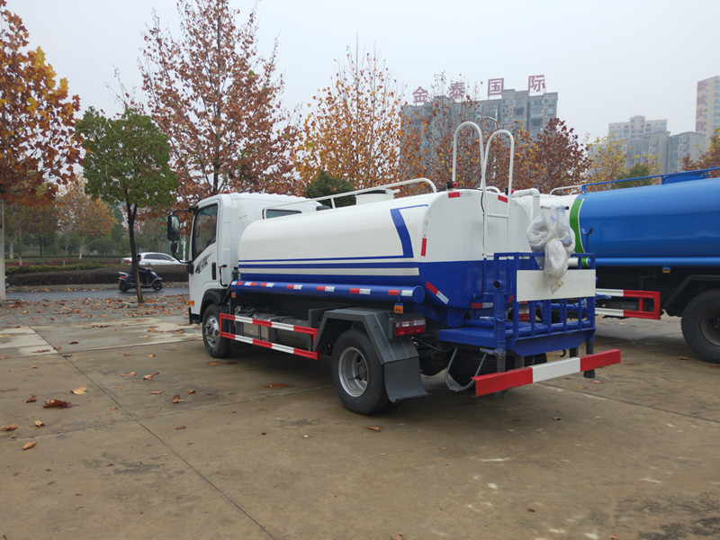 ��������5����ˮ܇