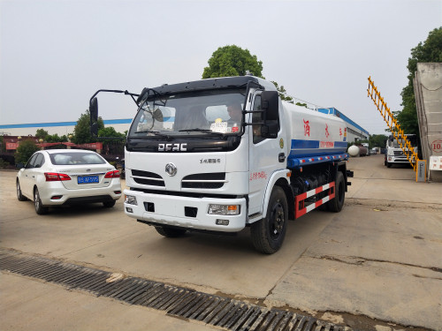 8方灑水車 8方灑水車