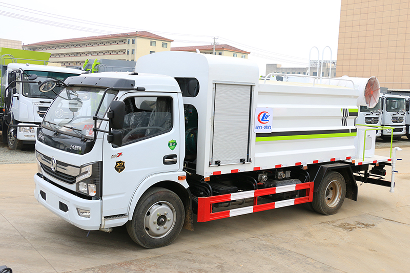 消毒灑水車(chē) 消毒灑水車(chē)