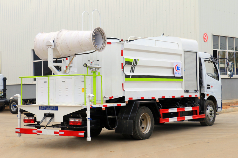 消毒灑水車(chē) 消毒灑水車(chē)