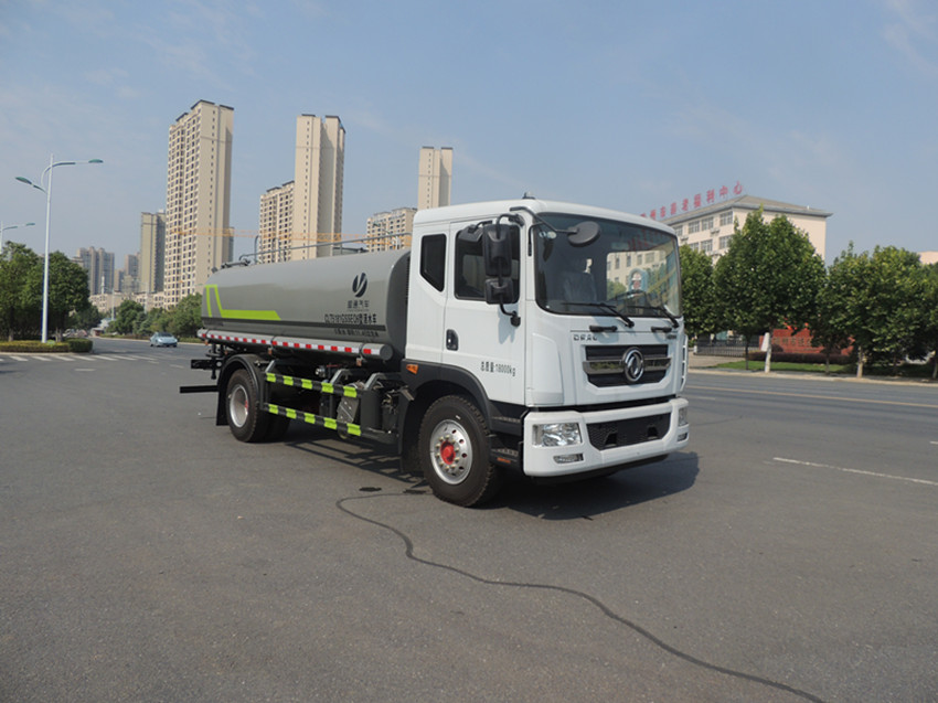 工地的灑水車 工地的灑水車