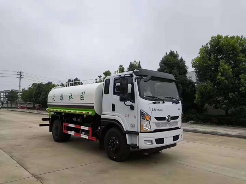 灑水車一臺(tái) 灑水車一臺(tái)