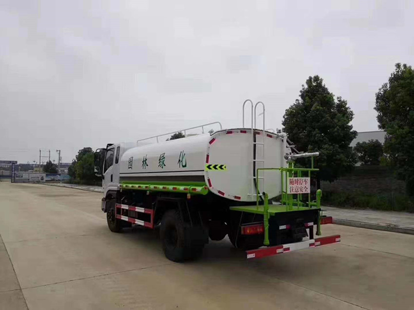 灑水車一臺(tái) 灑水車一臺(tái)