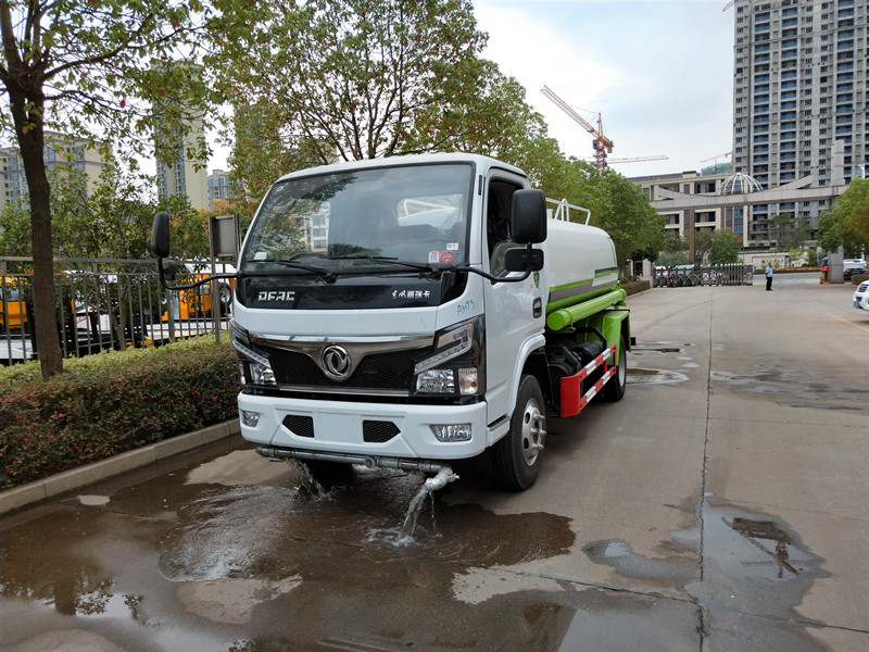 一個(gè)灑水車多少錢一輛 一個(gè)灑水車多少錢一輛