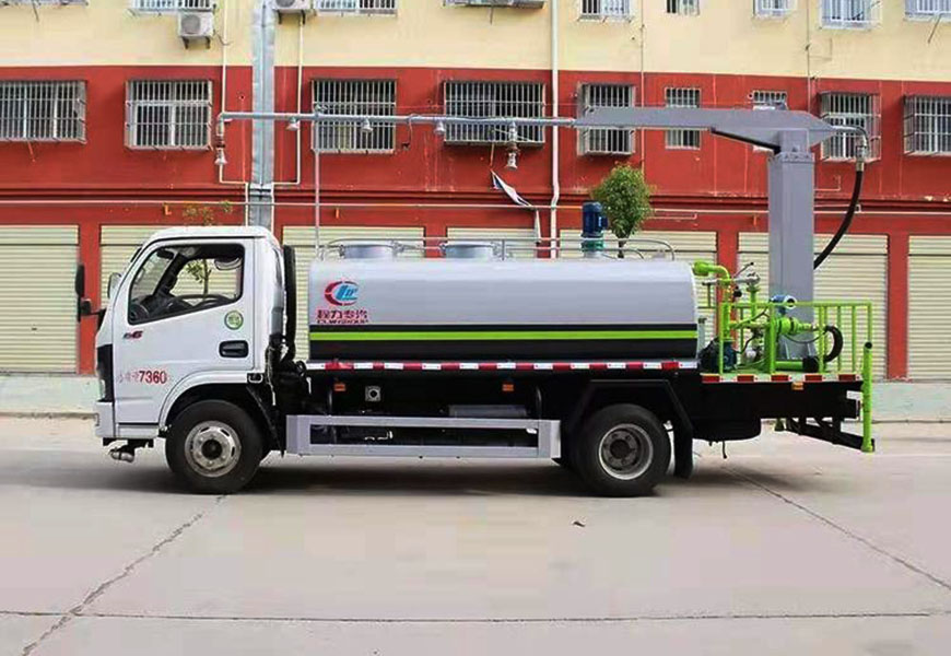 東風小多利卡5方鐵路抑塵車側方展示圖