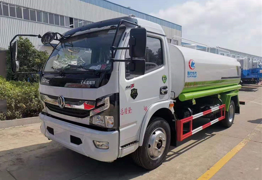 國六東風大多利卡8方灑水車